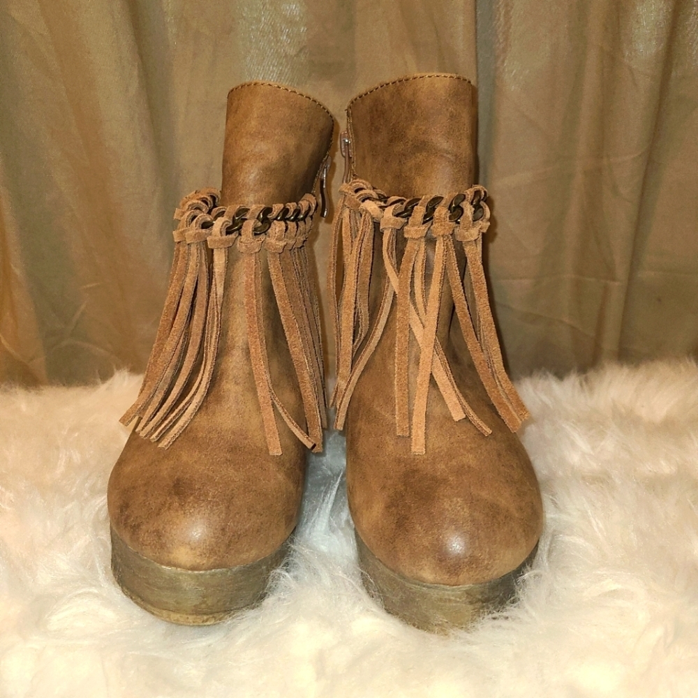 Sbicca fringe booties